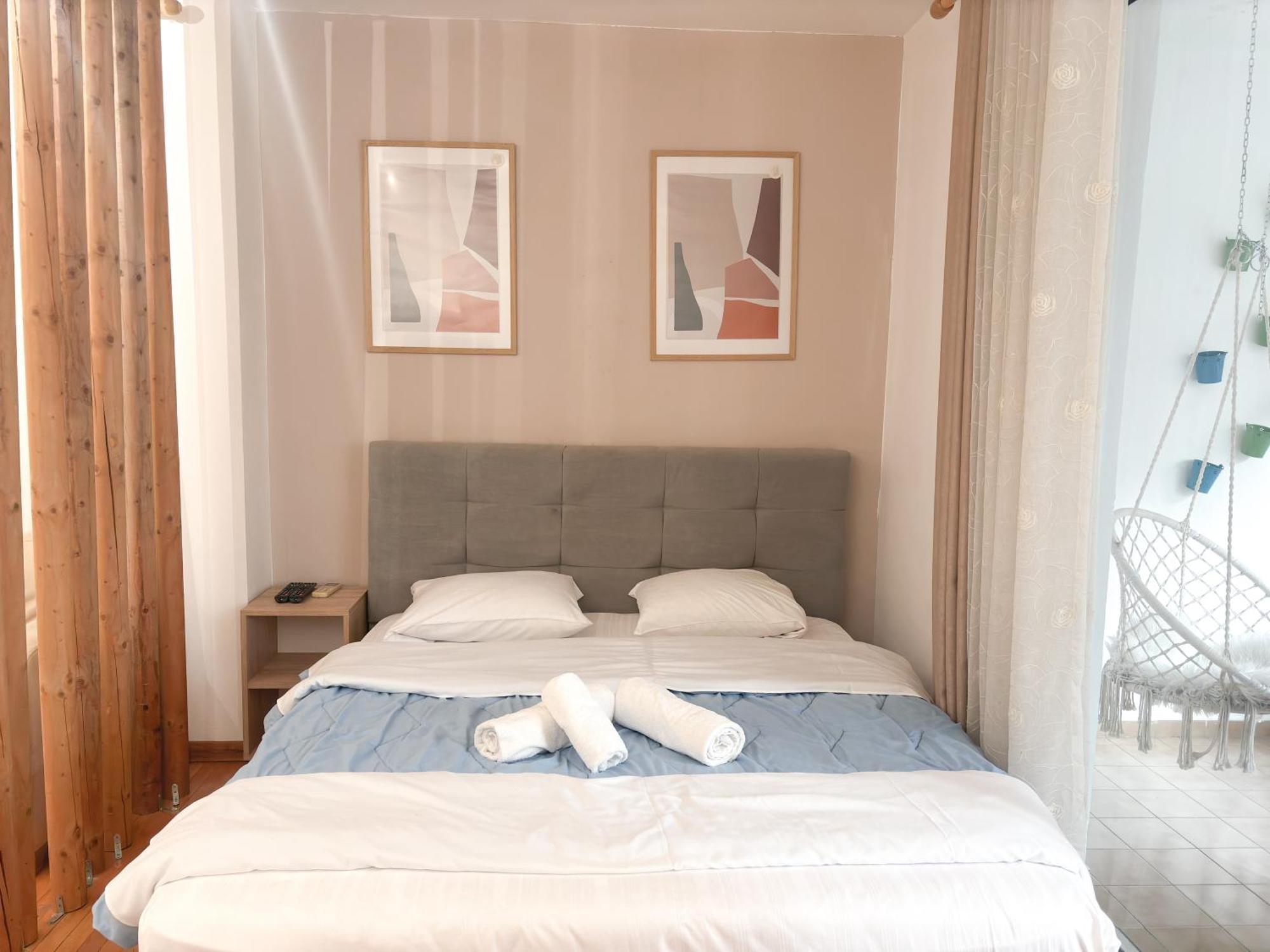 Budget Retreat Tirana & Studios Екстер'єр фото