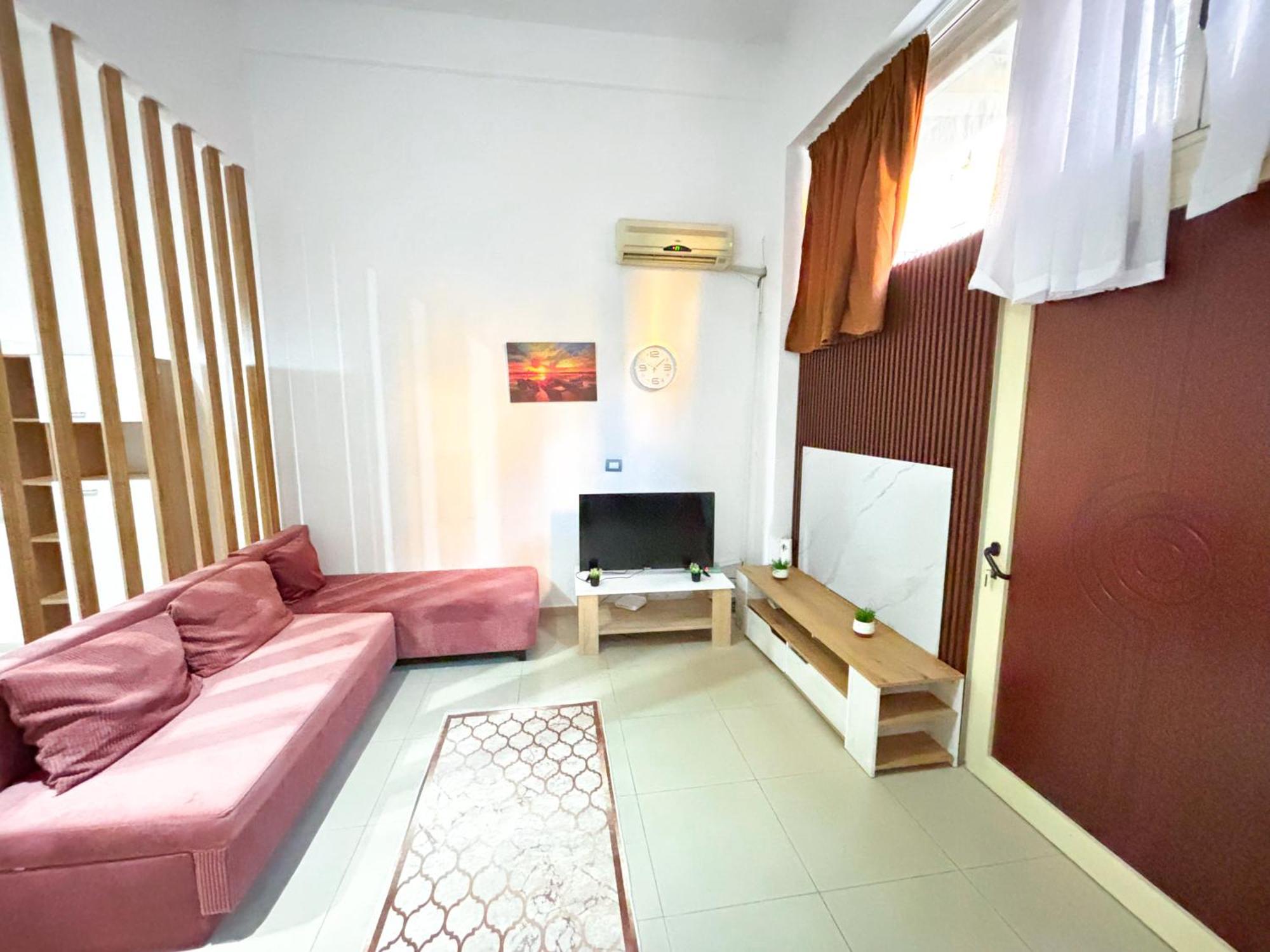 Budget Retreat Tirana & Studios Екстер'єр фото