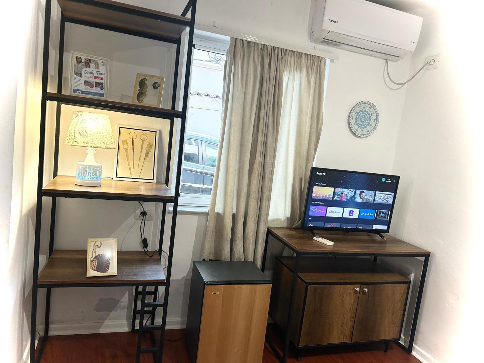 Budget Retreat Tirana & Studios Екстер'єр фото
