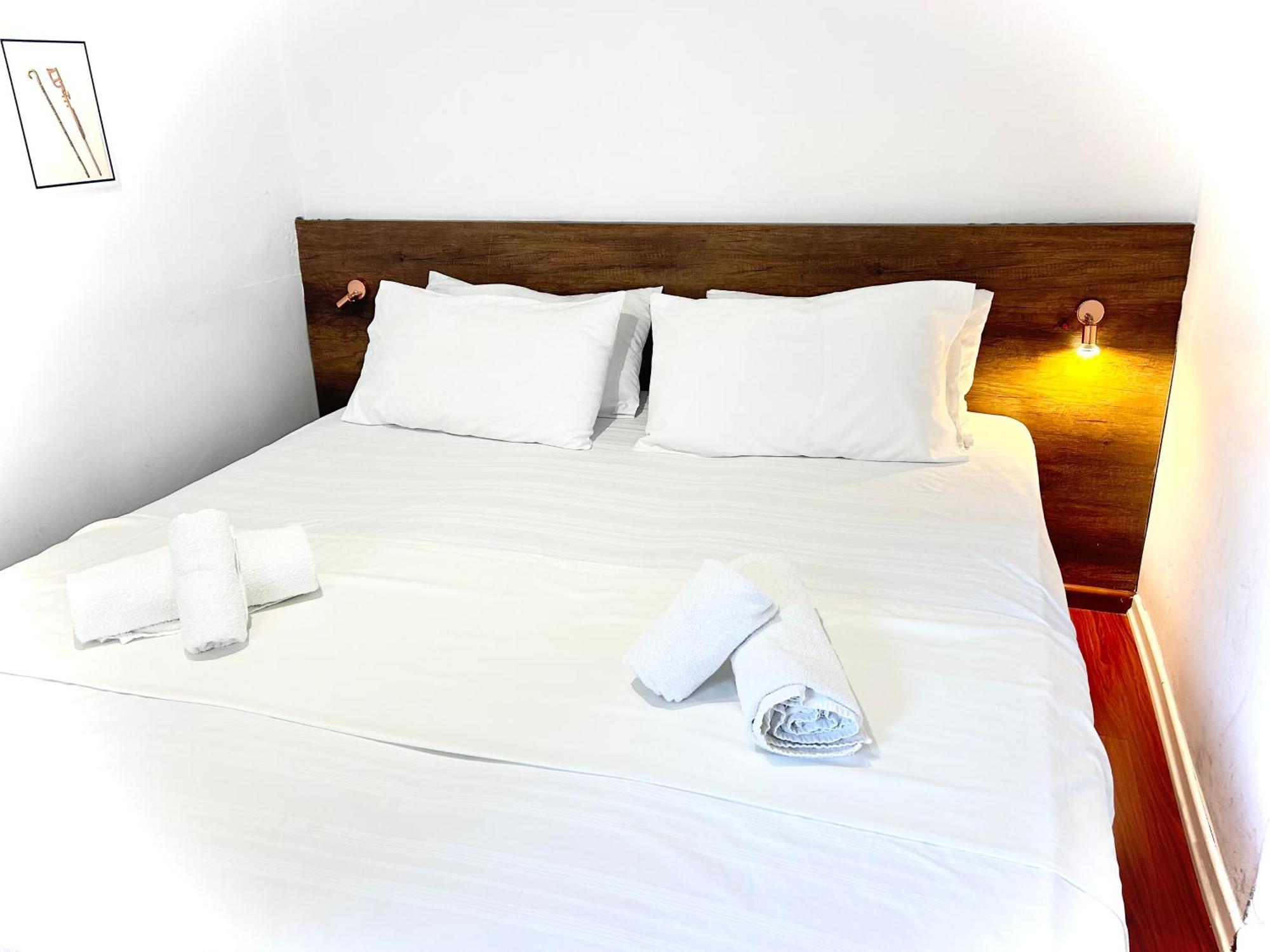 Budget Retreat Tirana & Studios Екстер'єр фото