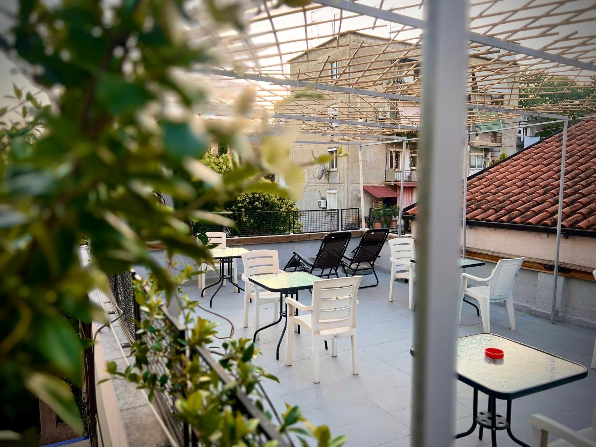 Budget Retreat Tirana & Studios Екстер'єр фото