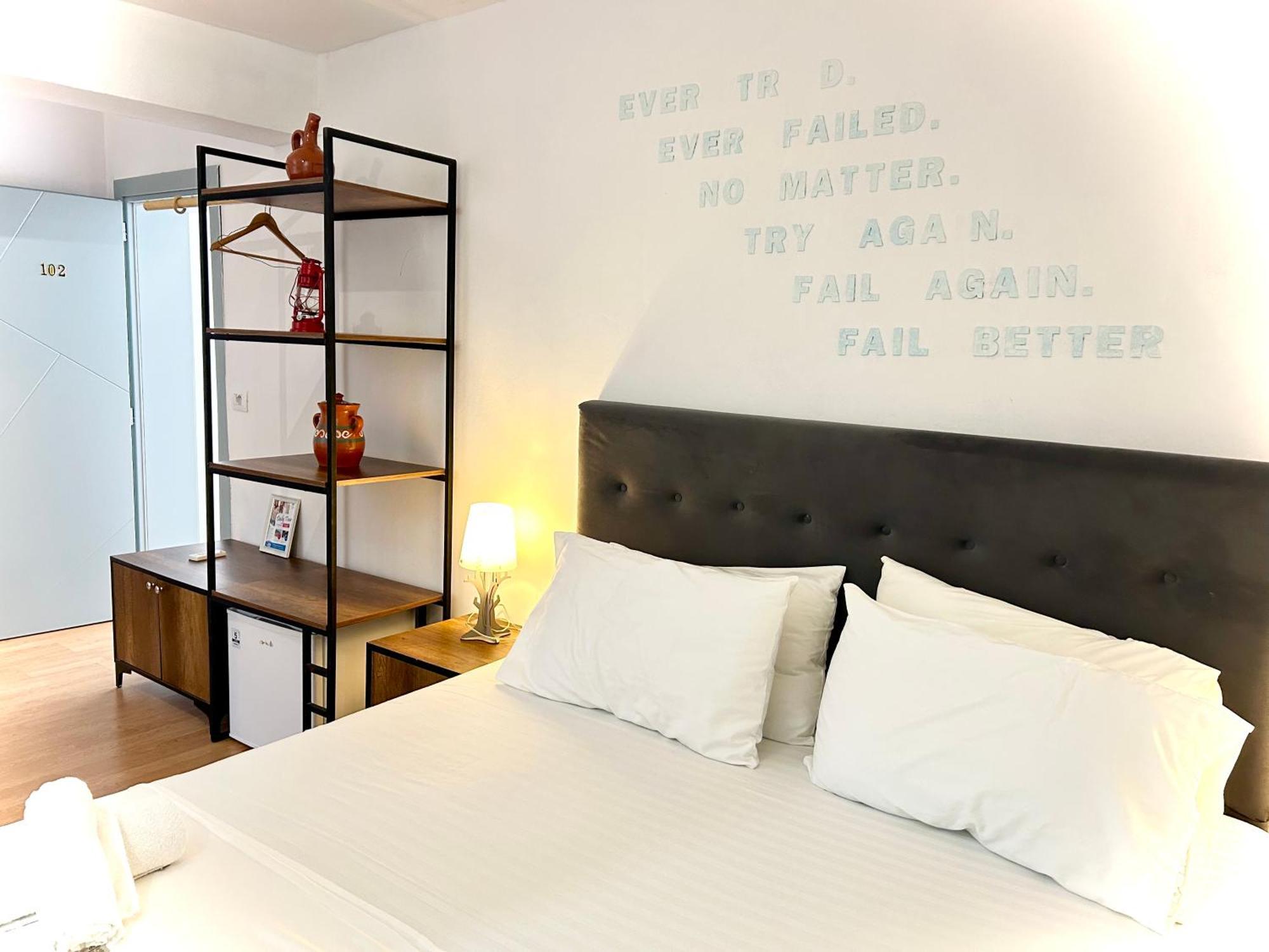 Budget Retreat Tirana & Studios Екстер'єр фото