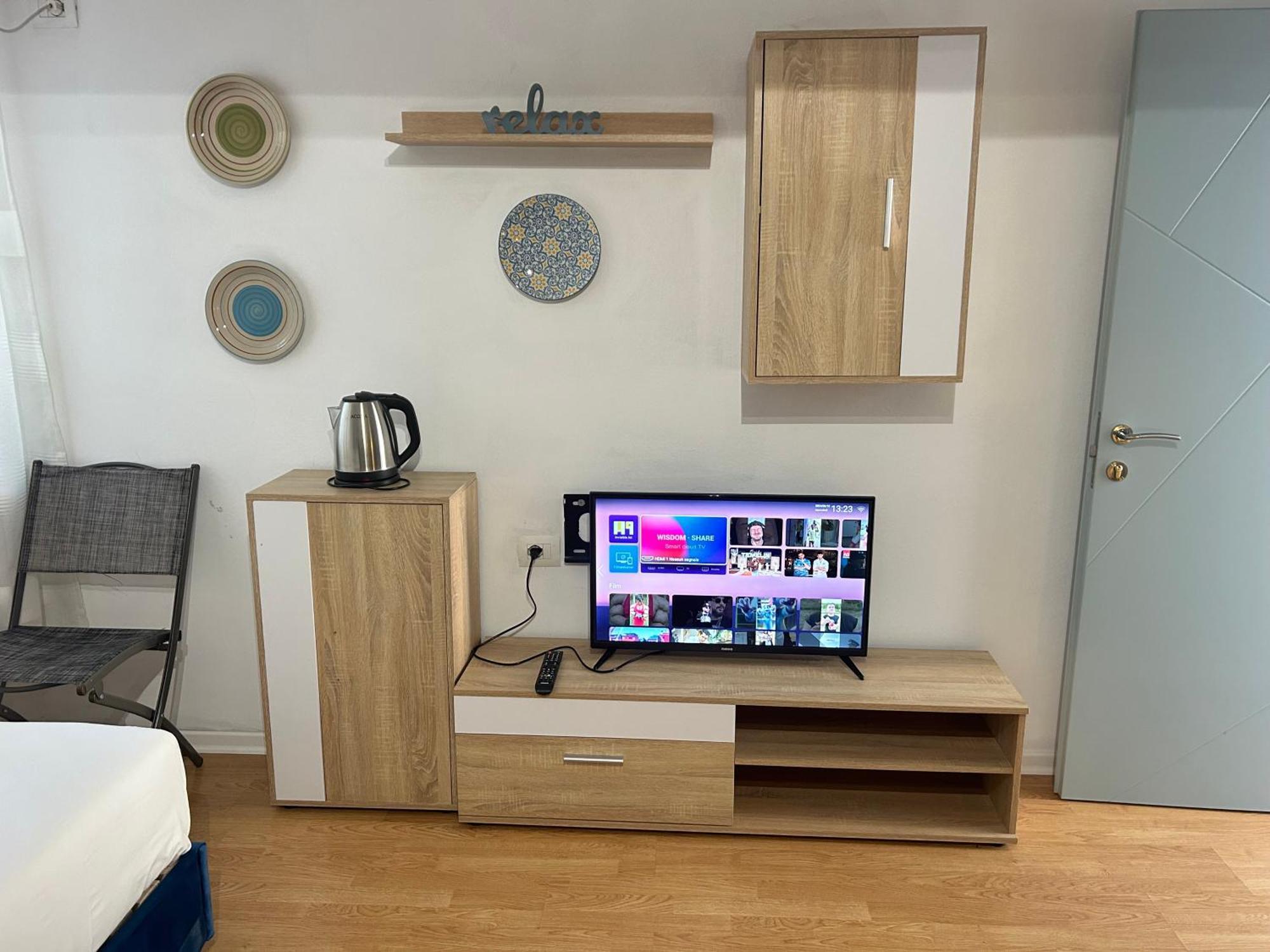 Budget Retreat Tirana & Studios Екстер'єр фото