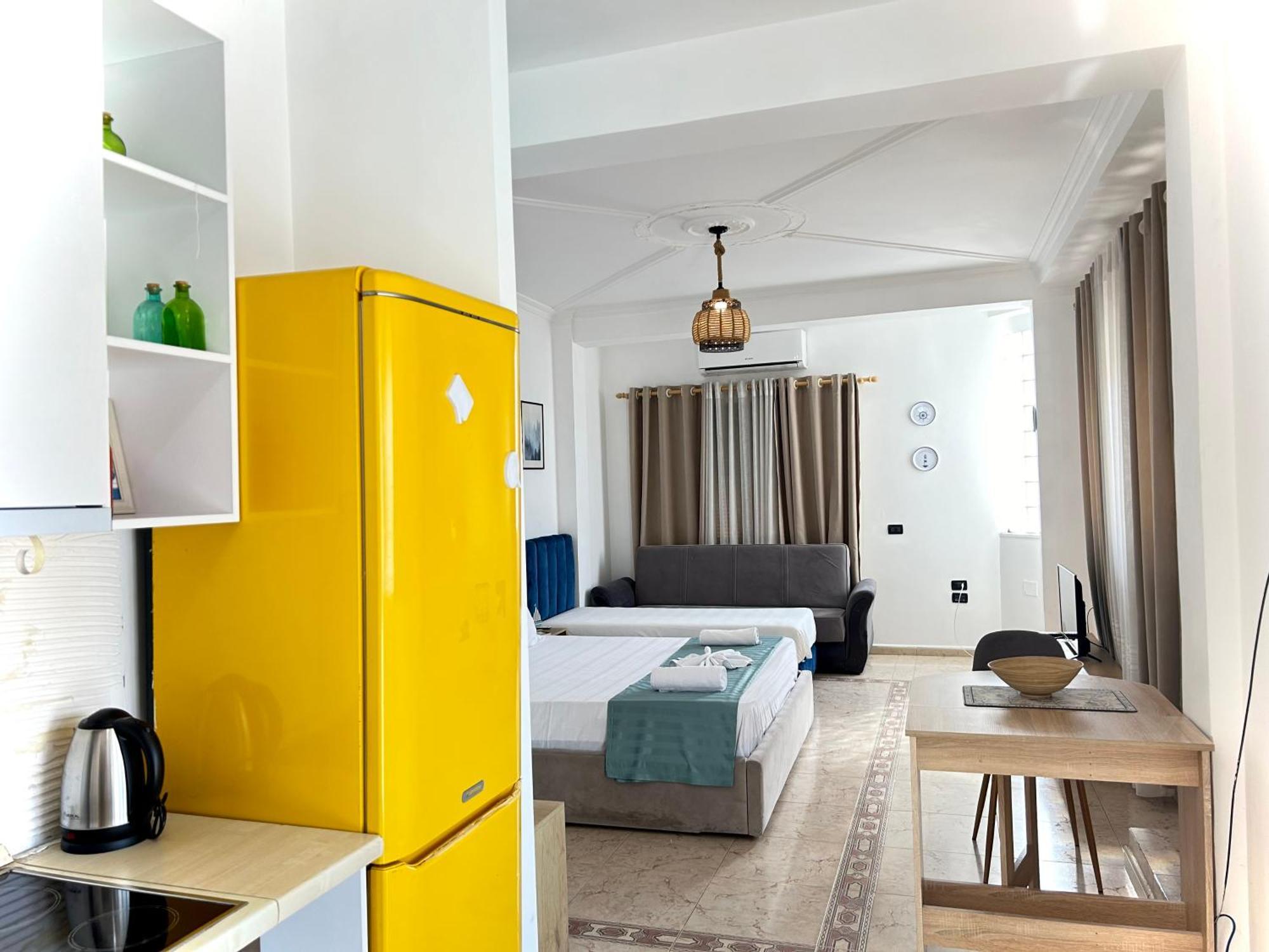 Budget Retreat Tirana & Studios Екстер'єр фото